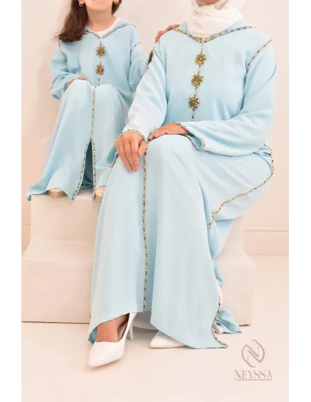 Djellaba femme Maroc ornée de perles pour le Ramadan ou l'Aïd 2024.