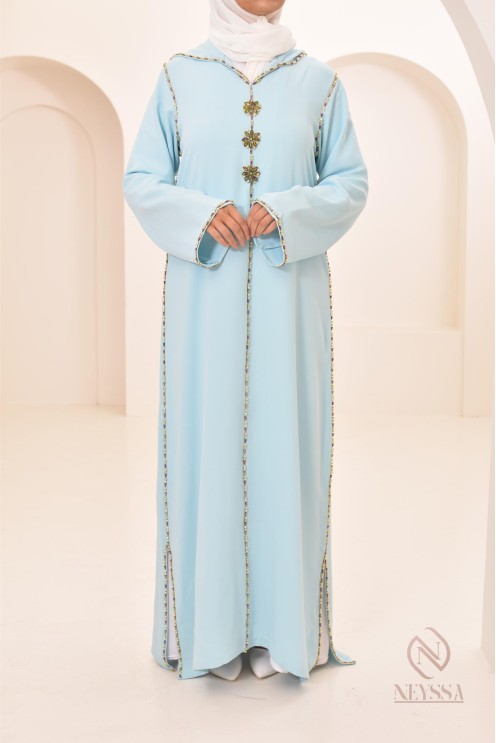 Djellaba femme Maroc ornée de perles pour le Ramadan ou l'Aïd 2024.