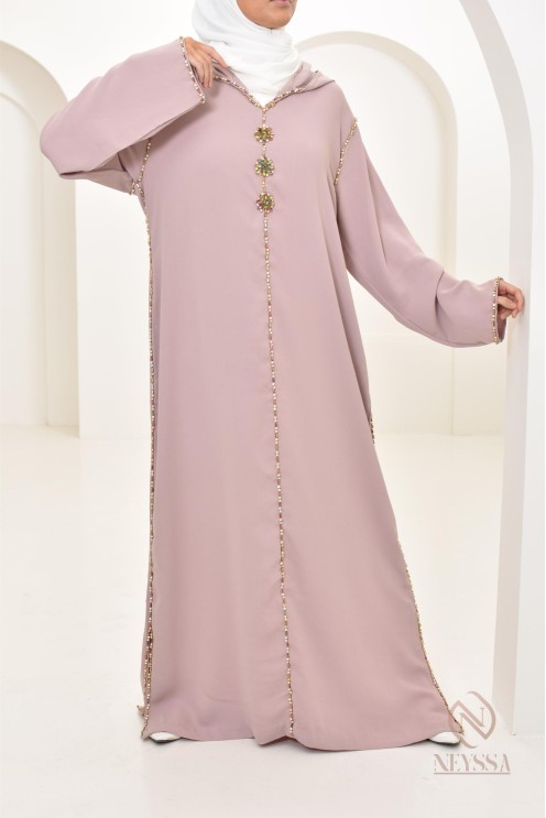 Djellaba femme moderne impeccable pour le Ramadan ou l'Aïd 2024.