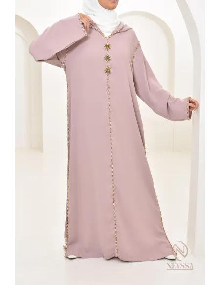 Djellaba femme moderne impeccable pour le Ramadan ou l'Aïd 2024.
