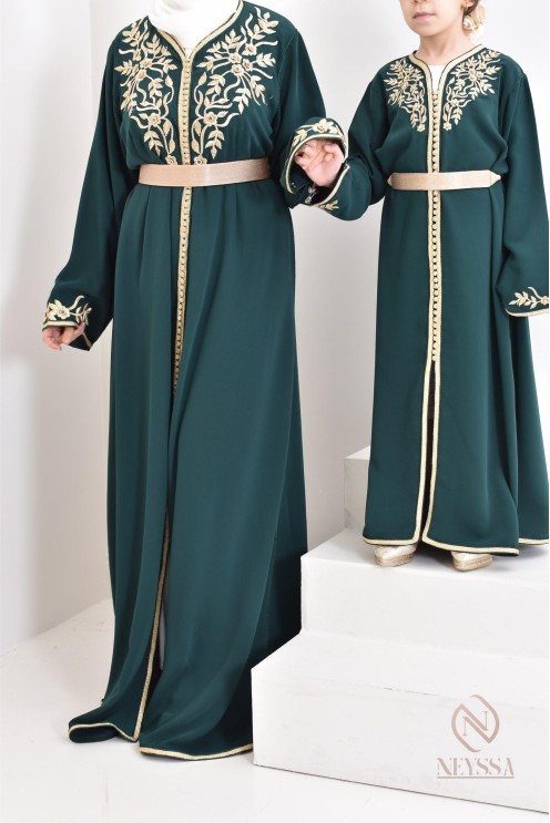 Caftan moderne avec broderies sfifa Haute couture marocaine vert bouteille