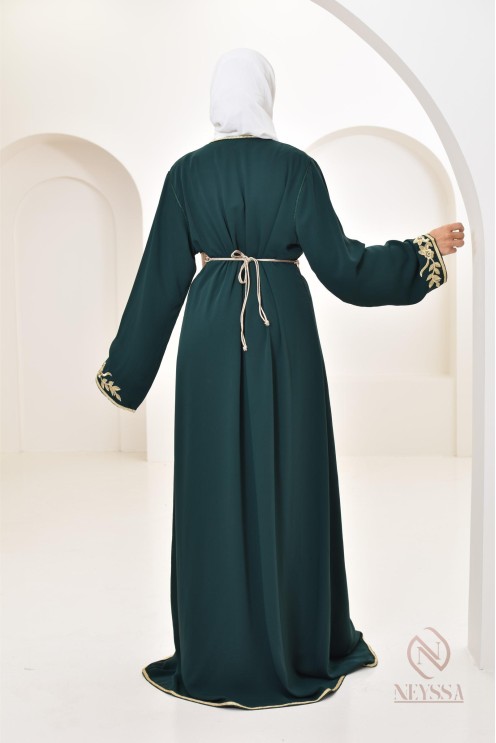 Caftan moderne avec broderies sfifa Haute couture marocaine vert bouteille