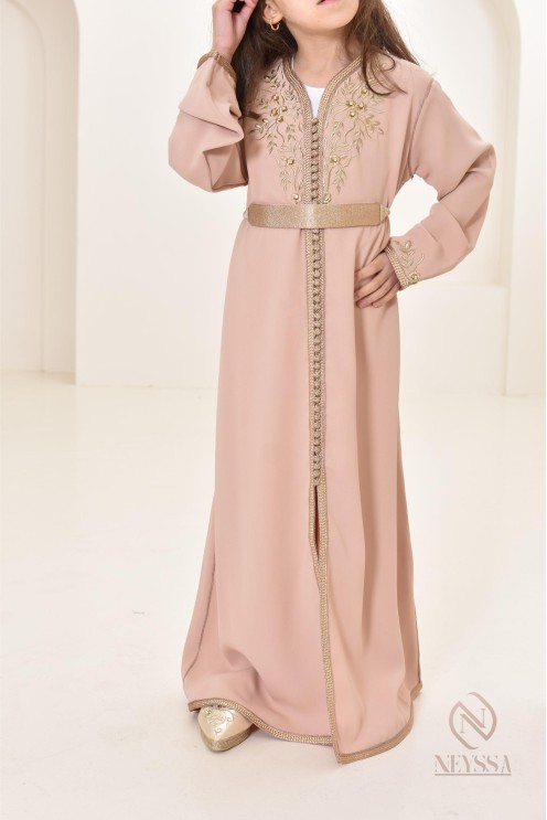 Robe caftan moderne pour petite fille à l'occasion de l'Aïd 2024 by Neyssa.