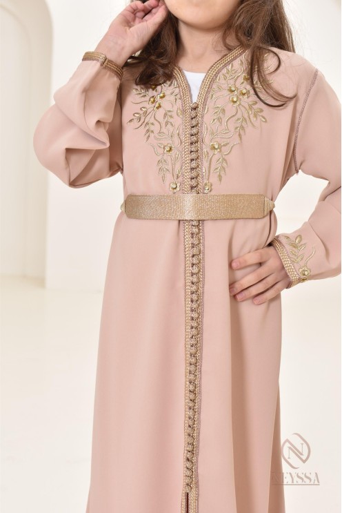 Robe caftan moderne pour petite fille à l'occasion de l'Aïd 2024 by Neyssa.