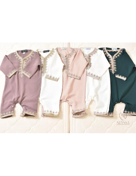 Grenouillère traditionnelle marocaine pour bébé idéale pour l'Aïd 2024.