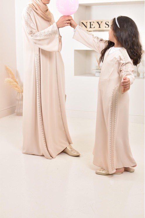 Abaya caftan duo mère et fille, avec broderie motif oriental, soie de Médine