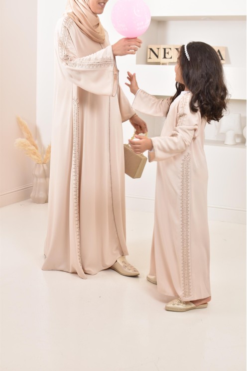 Abaya caftan duo mère et fille, avec broderie motif oriental, soie de Médine