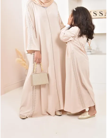 Abaya caftan duo mère et fille, avec broderie motif oriental, soie de Médine