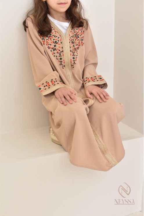 Djellaba avec motifs orientaux, pour tous vos événements importants 