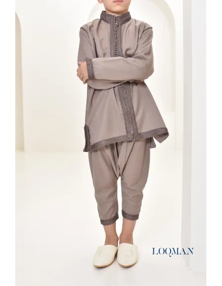 Ensemble Jabador marocain garçon 2 pièces taupe avec tunique brodée et sarouel