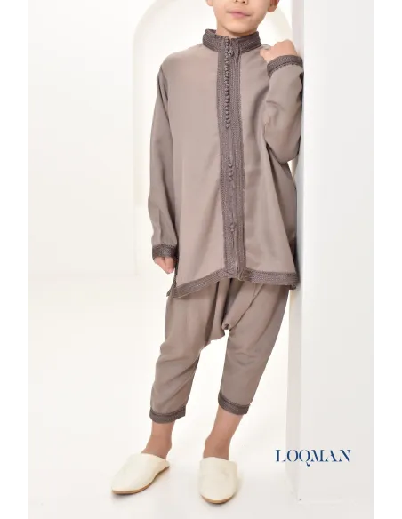 Ensemble Jabador marocain garçon 2 pièces taupe avec tunique brodée et sarouel