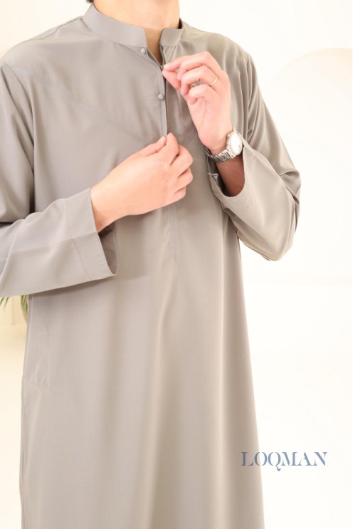 Qamis Émirati homme Nude, idéal pour l'Aïd 2024, création by Neyssa