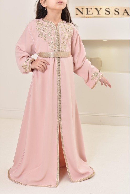 Robe caftan moderne pour petite fille à l'occasion de l'Aïd 2024 by Neyssa.