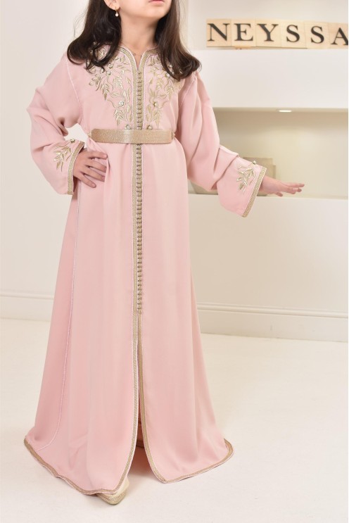 Robe caftan moderne pour petite fille à l'occasion de l'Aïd 2024 by Neyssa.