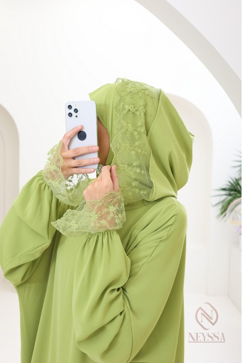 Abaya de prière avec son hijab intégré, idéal salat Aid