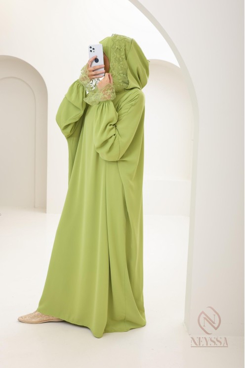 Abaya de prière avec son hijab intégré, idéal salat Aid