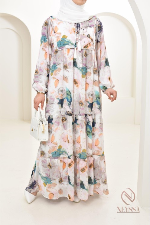 Langes, blumiges rosa Kleid mit fließendem und leichtem Chiffon für den Sommer