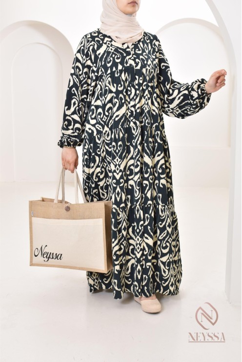 Longue robe en satin verte, tendance 2024, parfaite pour la saison printemps/été