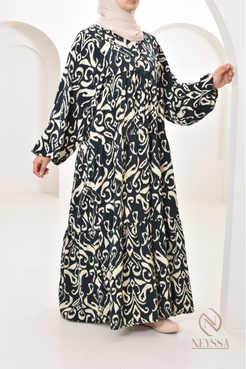 Longue robe en satin verte, tendance 2024, parfaite pour la saison printemps/été