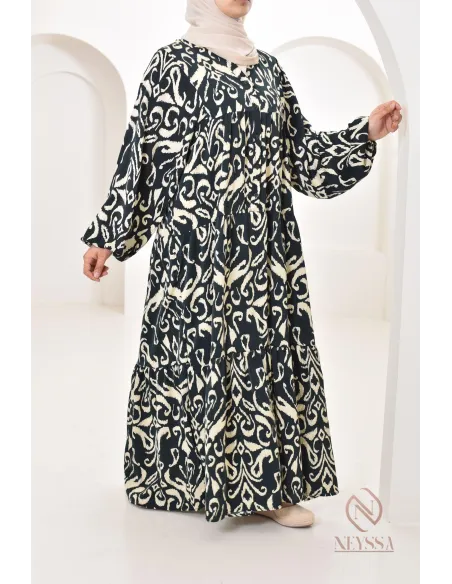 Longue robe en satin verte, tendance 2024, parfaite pour la saison printemps/été