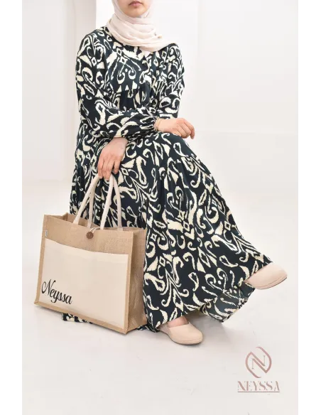 Longue robe en satin verte, tendance 2024, parfaite pour la saison printemps/été