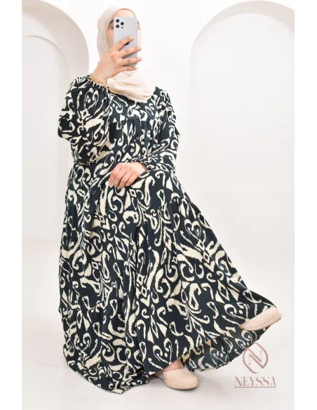 Longue robe en satin verte, tendance 2024, parfaite pour la saison printemps/été