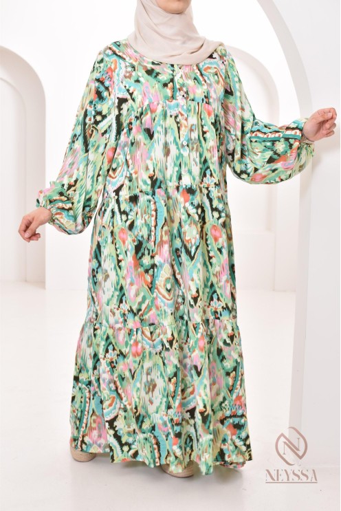 Elegantes und schickes langes Kleid mit Blumenmotiven, ideal für diesen Sommer 2024