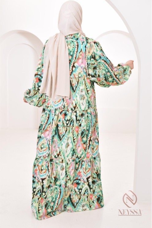 Elegantes und schickes langes Kleid mit Blumenmotiven, ideal für diesen Sommer 2024