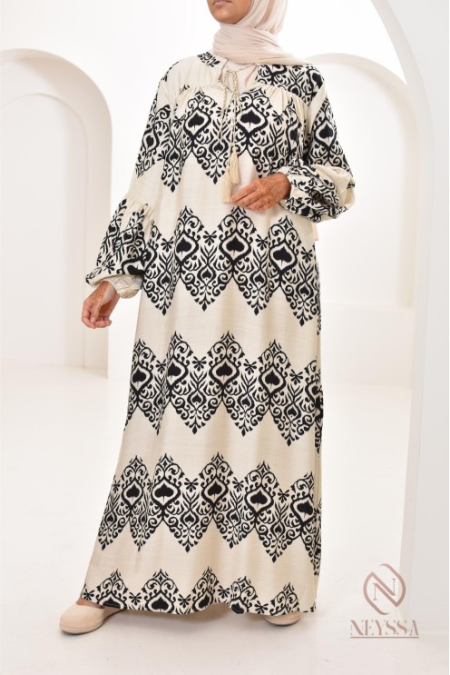 Longue robe légère en effet lin, à la mode été 2024 ultra tendance