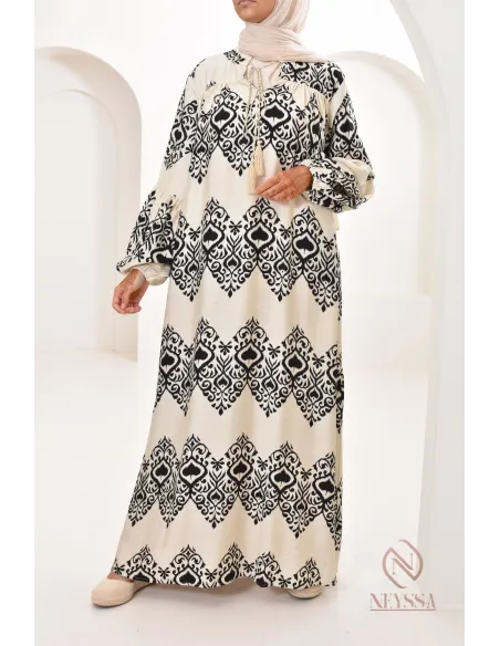 Longue robe légère en effet lin, à la mode été 2024 ultra tendance