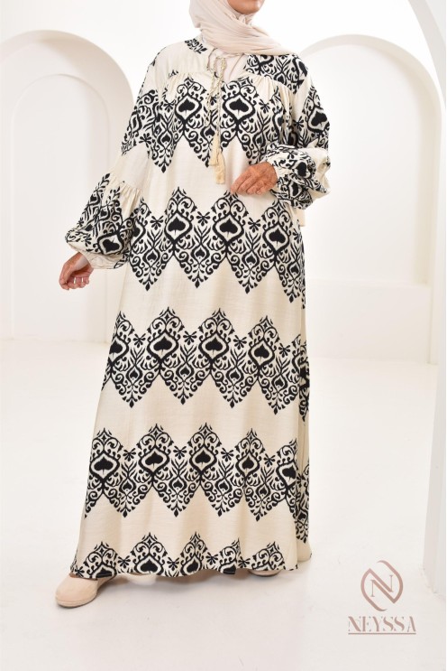 Longue robe légère en effet lin, à la mode été 2024 ultra tendance