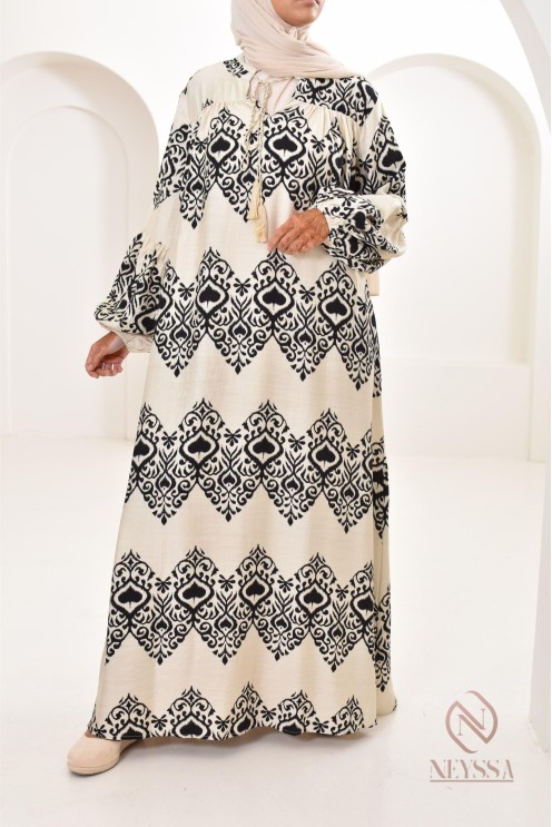 Longue robe légère en effet lin, à la mode été 2024 ultra tendance