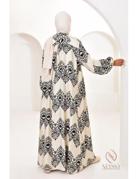 Longue robe légère en effet lin, à la mode été 2024 ultra tendance