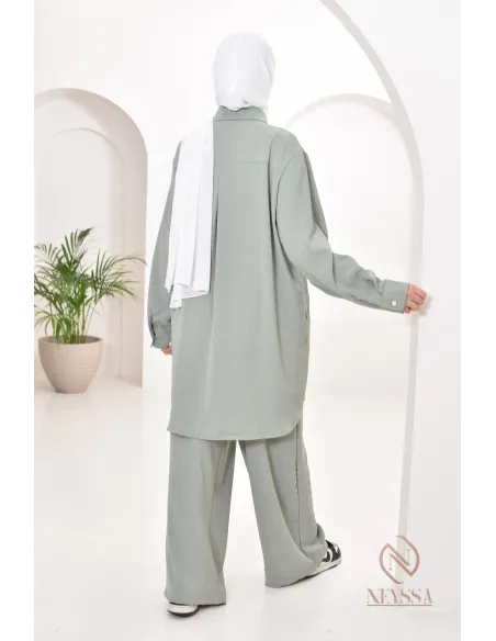 Tunique avec pantalon, tenue chic et décontracté pour la saison estivale