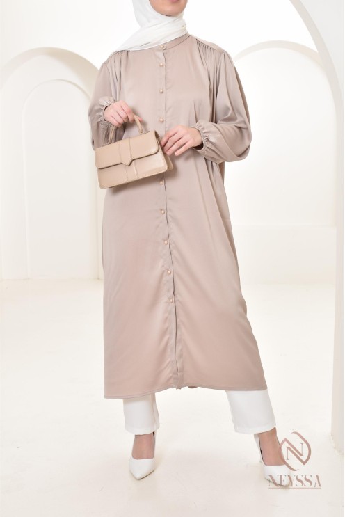 Tunique chemise longue simple et chic, must have idéal été, modest fashion