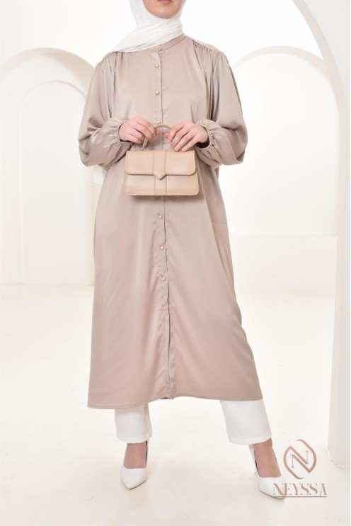 Tunique chemise longue simple et chic, must have idéal été, modest fashion