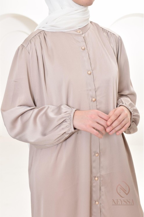 Tunique chemise longue simple et chic, must have idéal été, modest fashion