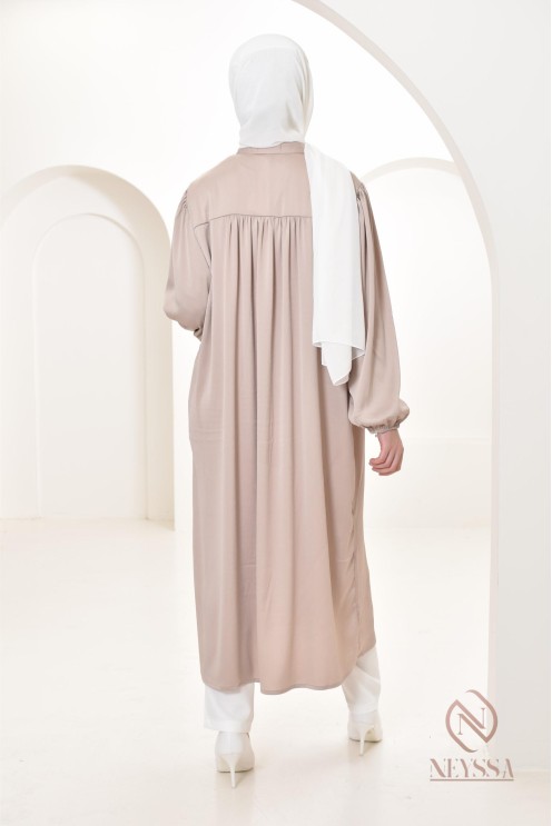 Tunique chemise longue simple et chic, must have idéal été, modest fashion