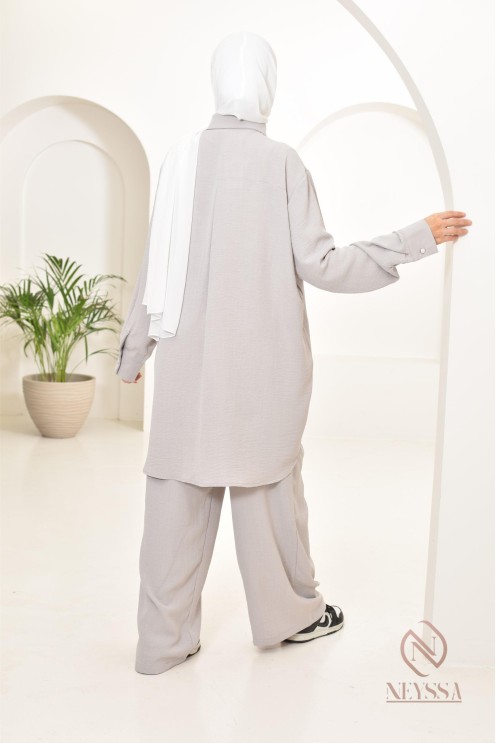 Tunique avec pantalon, tenue chic et décontracté pour la saison estivale