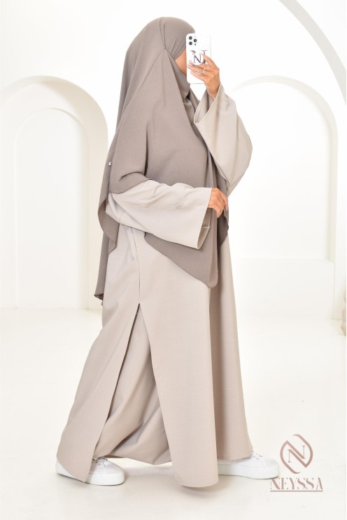 Tunique mastoura pour femme musulmane, parfaite pour tous les jours.