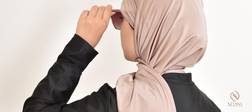 Comment se protéger des traces du soleil sur le visage quand on porte le hijab ?